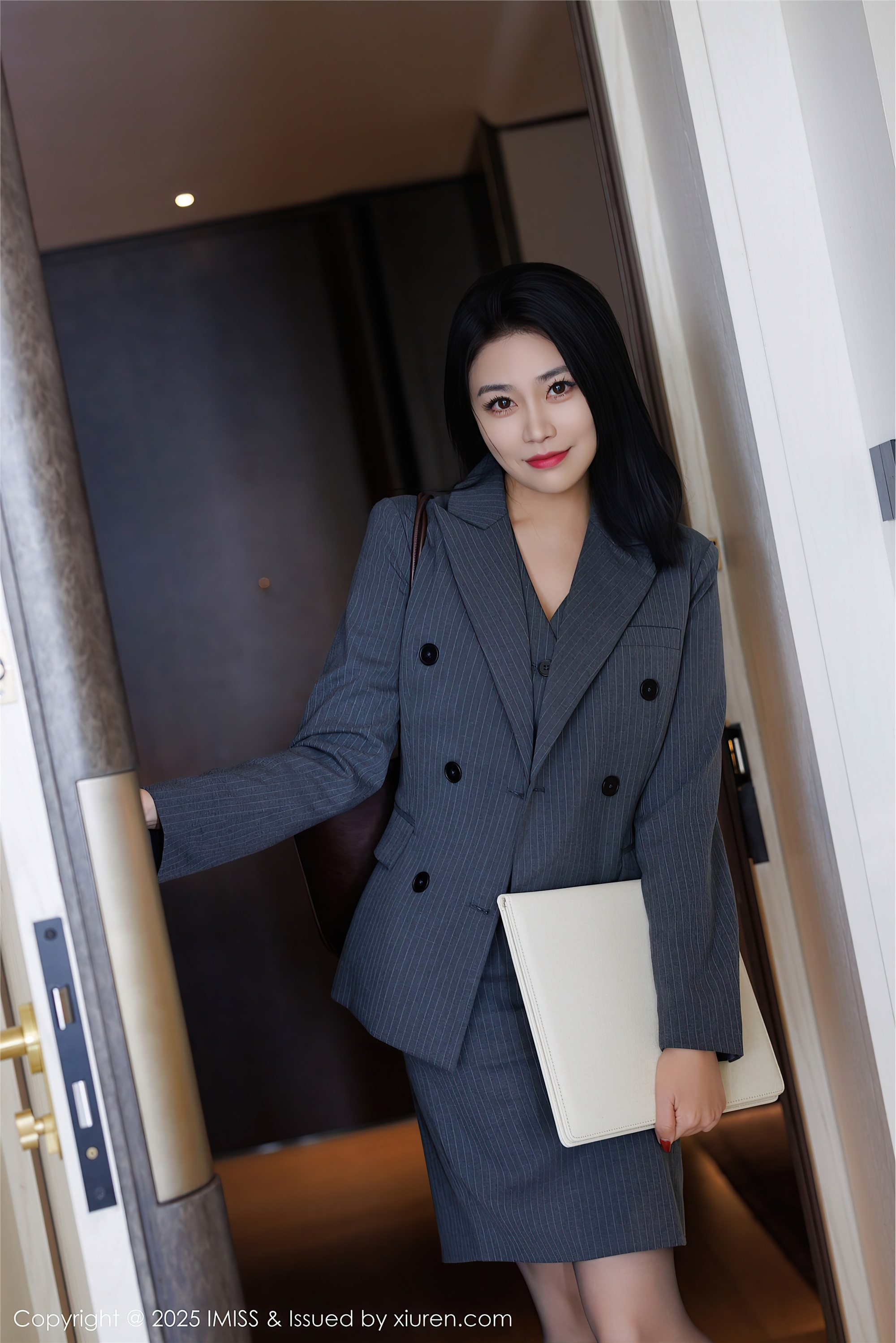 IMiss爱蜜社 2025.03.19 VOL.787 许诺Sabrina